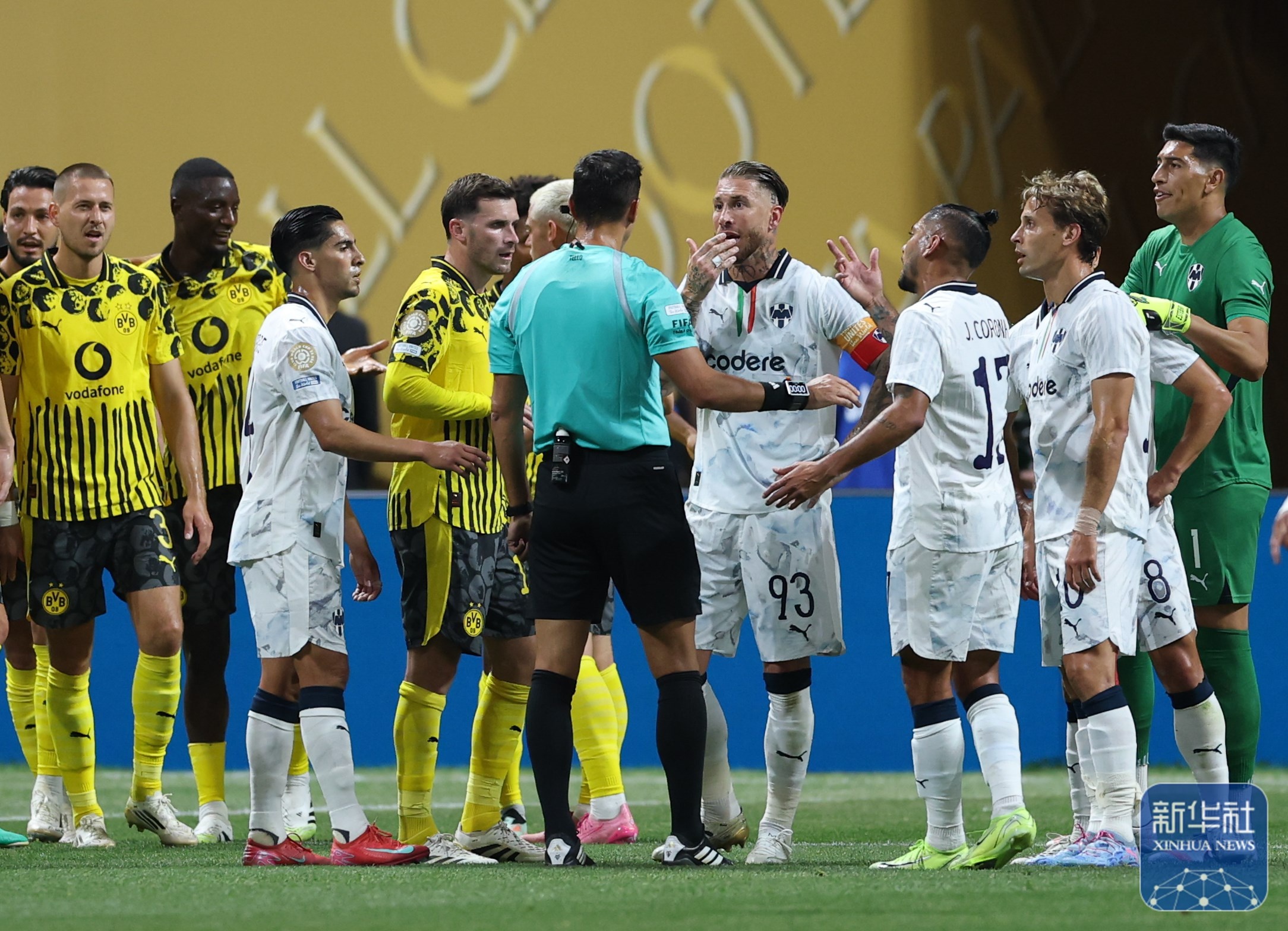 九游体育下载包含多特蒙德迎社区盾关键赛，今晚再遭质疑，目标明确，球队文化再被提及的词条